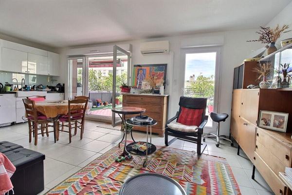 MARSEILLE 9 - SECTEUR BD MICHELET - VASTE TERRASSE - 3 CHAMBRES - ASCENSEUR - CALME - LUMINEUX -