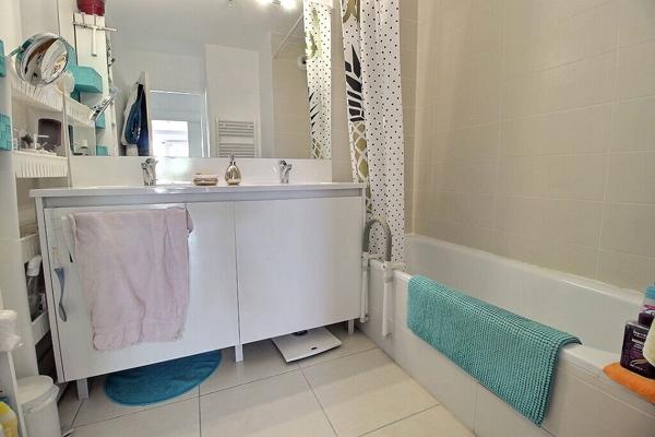 MARSEILLE 9 - SECTEUR BD MICHELET - VASTE TERRASSE - 3 CHAMBRES - ASCENSEUR - CALME - LUMINEUX -