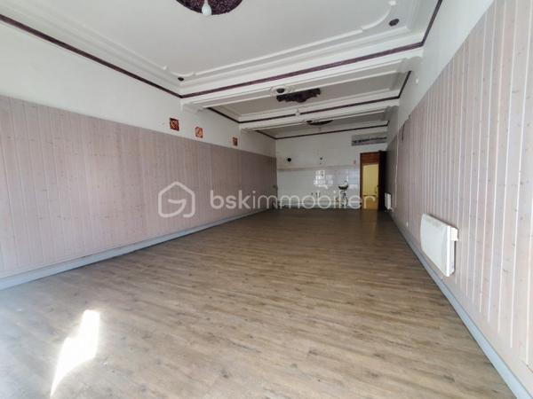 Local commercial de 77 m²