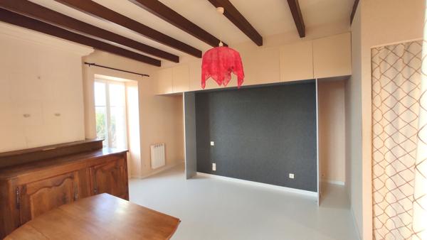 BELLE MAISON ANCIENNE DE CENTRE BOURG