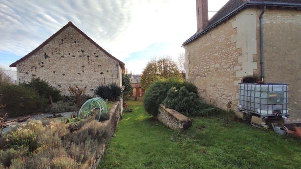 BELLE MAISON ANCIENNE DE CENTRE BOURG