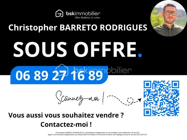 Située à Tautavel, au pied des ruines du château, cette maison trois faces se développe sur deux niveaux.

Au rez-de-chaussée, elle comprend une pièce de vie avec salon-séjour et coin cuisine, une première chambre ainsi que des WC séparés.

À l’étage, un palier dessert une seconde chambre, une salle d’eau avec WC et un grenier.

À l’extérieur, une terrasse permet de profiter des beaux jours. 

Deux caves complètent la maison et offrent des espaces de rangement appréciables.

Le bien est équipé d’une climatisation installée début 2026, de menuiseries en PVC double vitrage et de la fibre.

Une maison simple et fonctionnelle, avec le charme de ses poutres apparentes et une situation agréable au cœur de Tautavel.