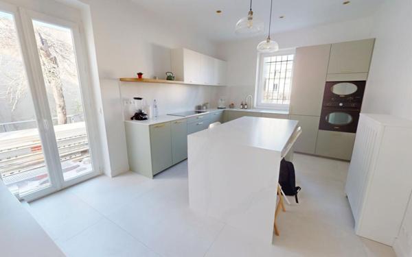 Maison à vendre    8 pièces • 169,64 m2 Asnières-sur-Seine