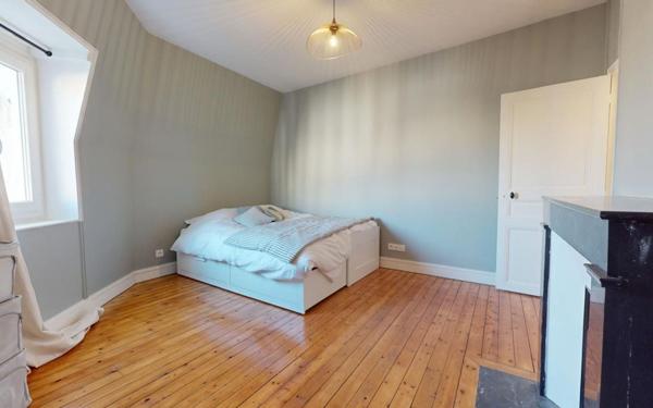 Maison à vendre    8 pièces • 169,64 m2 Asnières-sur-Seine