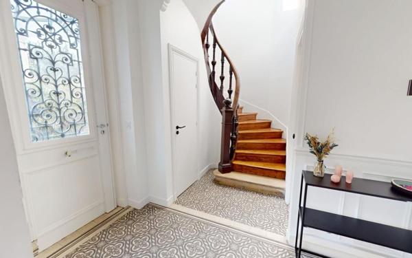 Maison à vendre    8 pièces • 169,64 m2 Asnières-sur-Seine