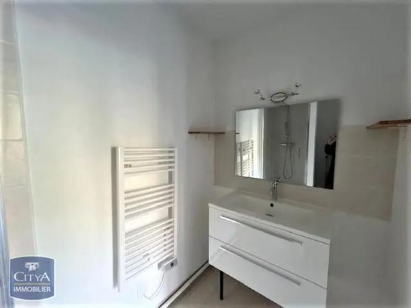 Appartement à louer 1 pièce 32.74m²