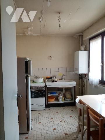 résidence D'Artagnan 2ème et dernier étg
appartement F2, 57 m² à rénover , parking privatif, cellier