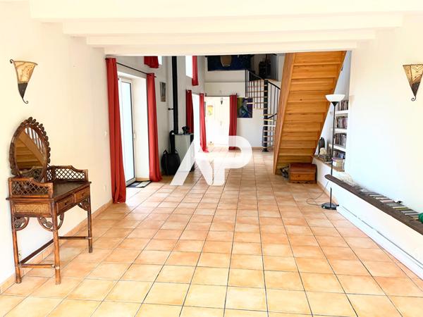 Maison 10 pièce(s) 280 m2 €645 000 ** - Référence 1371