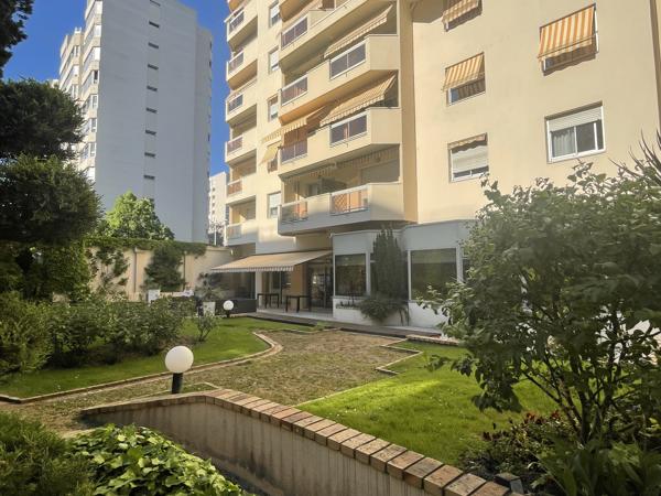 Lyon 6 - LES HESPERIDES - T2 avec balcon et climatisation
