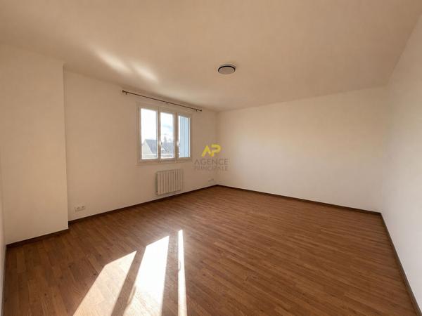 F2 MEUBLE Loyer 1 110.71 €/mois charges comprises **  - Référence  2100