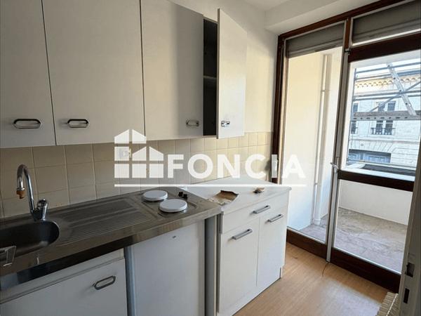 Location Appartement 2 pièces 51.25 m² - 70 RUE DE TURENNE Bordeaux 33000