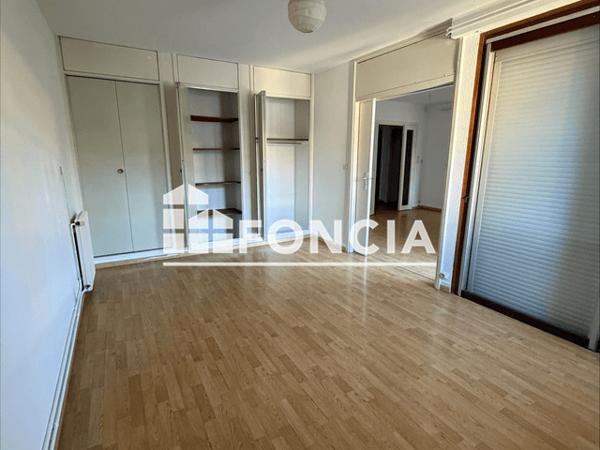 Location Appartement 2 pièces 51.25 m² - 70 RUE DE TURENNE Bordeaux 33000