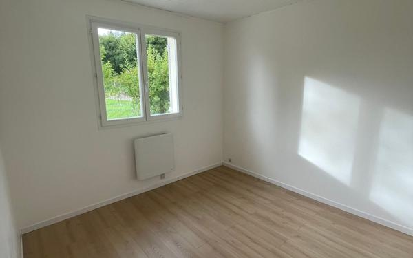 Maison à louer    3 pièces •  Alligny-Cosne