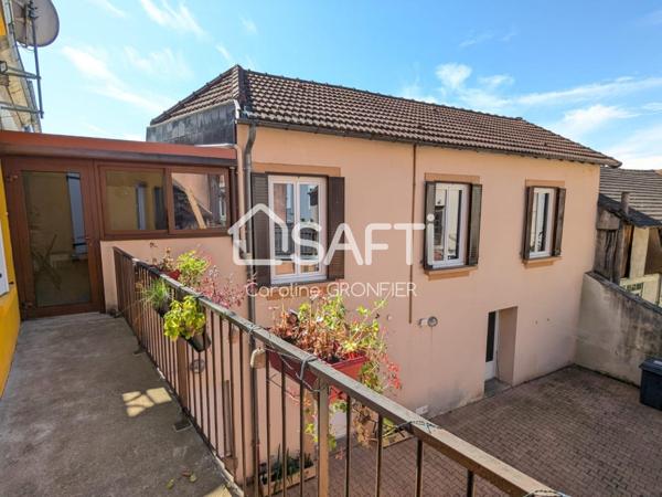 Immeuble en pierre au coeur du bourg de Génelard