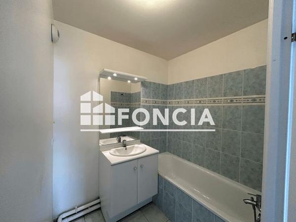 Location Appartement 2 pièces 39.95 m² - 6 PLACE DE LA LIBERATION Bussy Saint Georges 77600