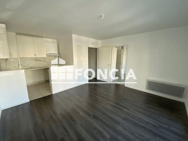 Location Appartement 2 pièces 39.95 m² - 6 PLACE DE LA LIBERATION Bussy Saint Georges 77600