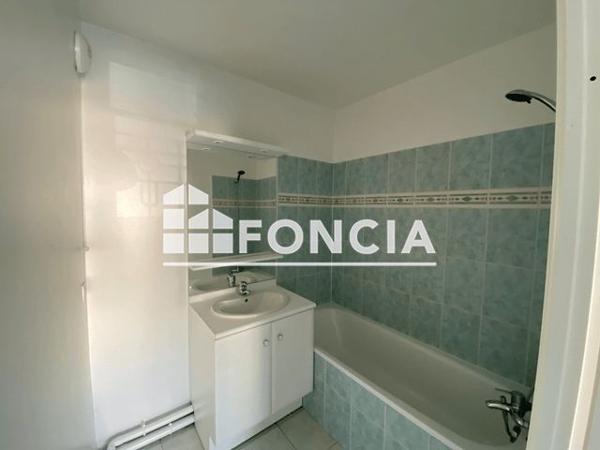 Location Appartement 2 pièces 39.95 m² - 6 PLACE DE LA LIBERATION Bussy Saint Georges 77600