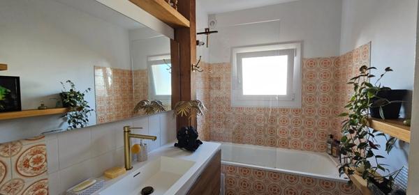 ANGLET - LUMINEUSE ET SPACIEUSE MAISON ENTOUREE DE NATURE - 125m2 environ