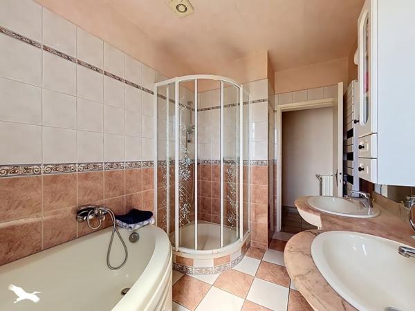 Maison à vendre 150 500 € Magnac-Laval 6 p 136 m² DPE E