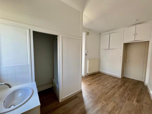 APPARTEMENT T3 A LOUER A ROANNE - CENTRE VILLE