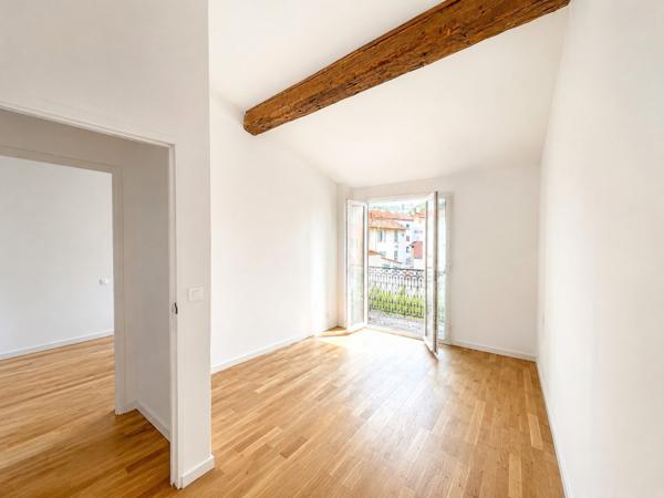 CO-EXCLUSIVITE - CAGNES-SUR-MER - 3 PIECES EN DERNIER ETAGE EN CENTRE VILLE