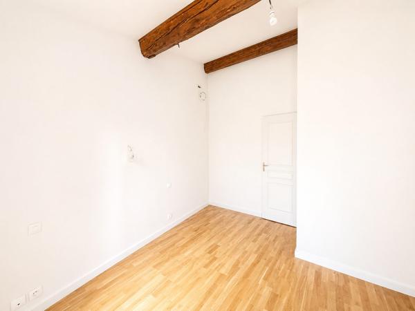 CO-EXCLUSIVITE - CAGNES-SUR-MER - 3 PIECES EN DERNIER ETAGE EN CENTRE VILLE