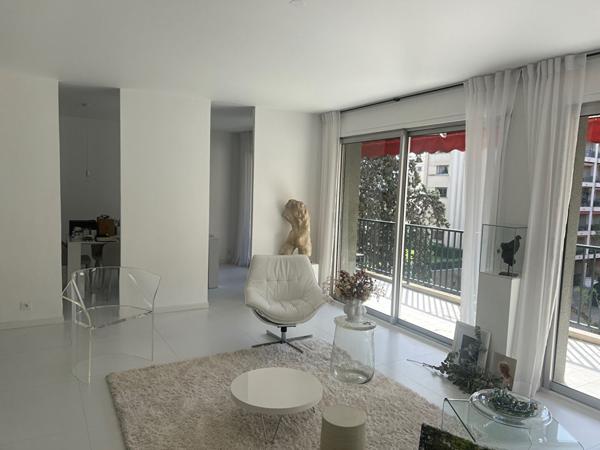 A vendre superbe T4/5 résidence parc Mozart exposé plein sud en deuxième étage