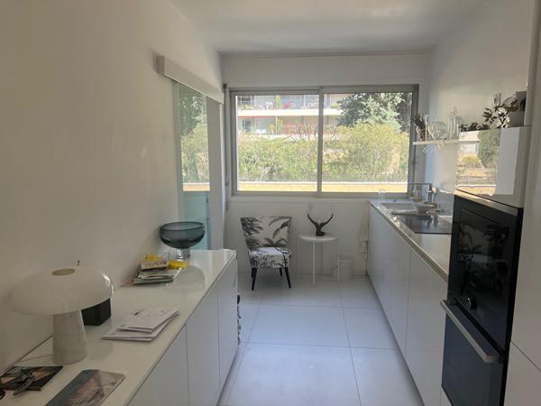 A vendre superbe T4/5 résidence parc Mozart exposé plein sud en deuxième étage