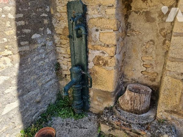 Ancien corps de ferme au bourg d' HERMANVILLE/MER à 2Kms de la plage.