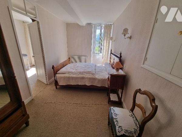 Ancien corps de ferme au bourg d' HERMANVILLE/MER à 2Kms de la plage.