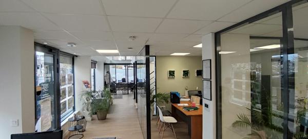 À vendre - Local commercial 220 m² situé à Tours (37000)