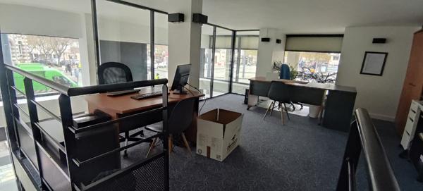 À vendre - Local commercial 220 m² situé à Tours (37000)