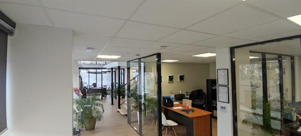 À vendre - Local commercial 220 m² situé à Tours (37000)