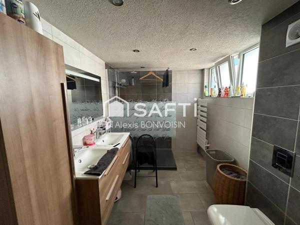 EN EXCLUSIVITÉ – Appartement T4 entièrement rénové au cœur d'Oberhoffen-sur-Moder