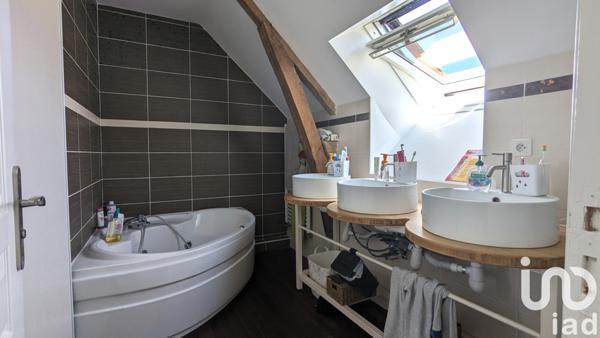 Maison à vendre 8 pièces 220 m² Saint-Aubin-d'Aubigné