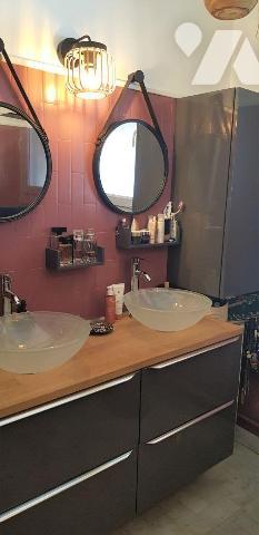 A VENDRE - A SELLES SUR CHER  - A proximité des commerces et des écoles, cette maison est idéal...