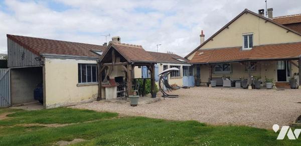 A VENDRE - A SELLES SUR CHER  - A proximité des commerces et des écoles, cette maison est idéal...