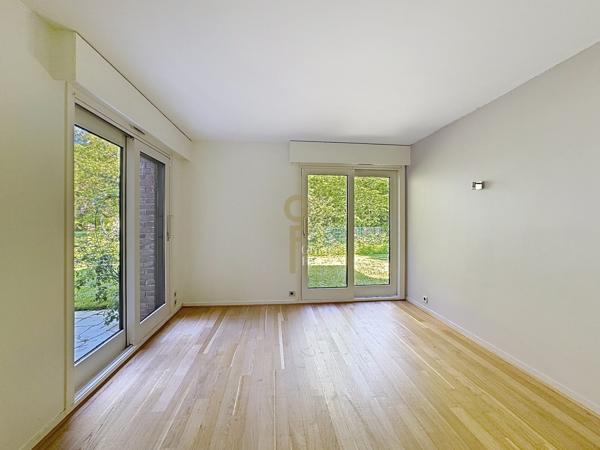 EXCEPTIONNELLE VILLA EN LOCATION