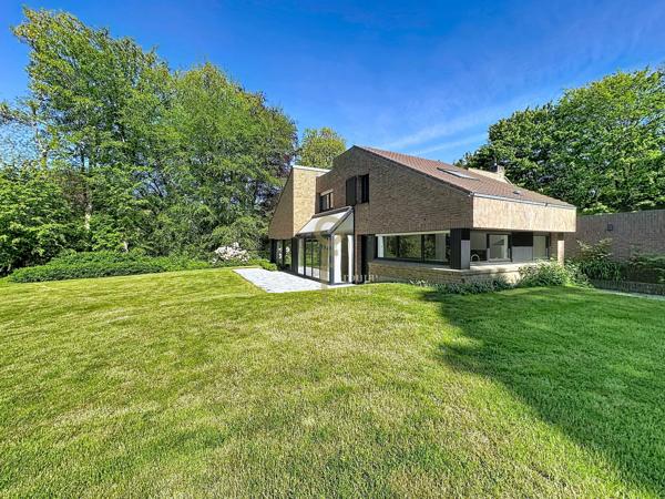 EXCEPTIONNELLE VILLA EN LOCATION