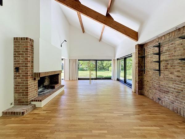 EXCEPTIONNELLE VILLA EN LOCATION