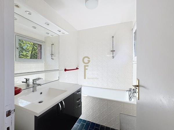 EXCEPTIONNELLE VILLA EN LOCATION