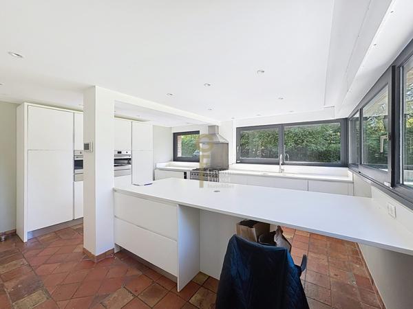 EXCEPTIONNELLE VILLA EN LOCATION