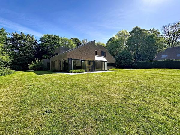 EXCEPTIONNELLE VILLA EN LOCATION
