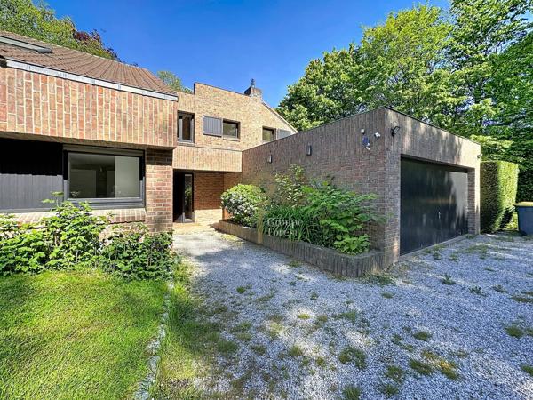 EXCEPTIONNELLE VILLA EN LOCATION