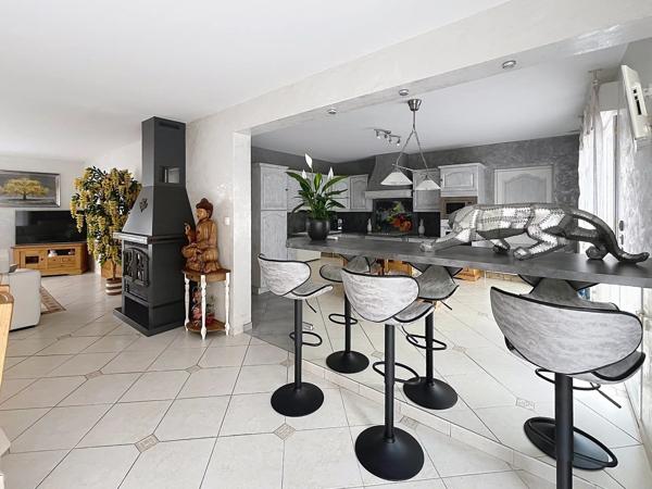 Vente                                                      Maison
                        
                     6 pièces                      192 m2                     à Crécy-sur-Serre