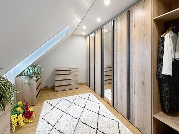 Vente                                                      Maison
                        
                     6 pièces                      192 m2                     à Crécy-sur-Serre