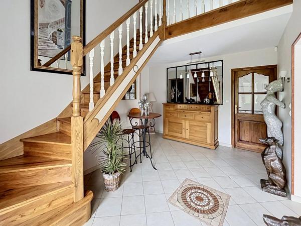 Vente                                                      Maison
                        
                     6 pièces                      192 m2                     à Crécy-sur-Serre