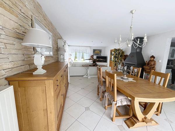 Vente                                                      Maison
                        
                     6 pièces                      192 m2                     à Crécy-sur-Serre