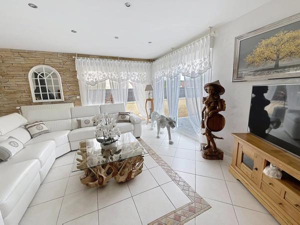 Vente                                                      Maison
                        
                     6 pièces                      192 m2                     à Crécy-sur-Serre