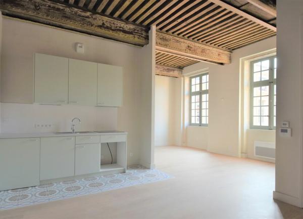 Appartement à louer    3 pièces • 73,96 m2 Mâcon